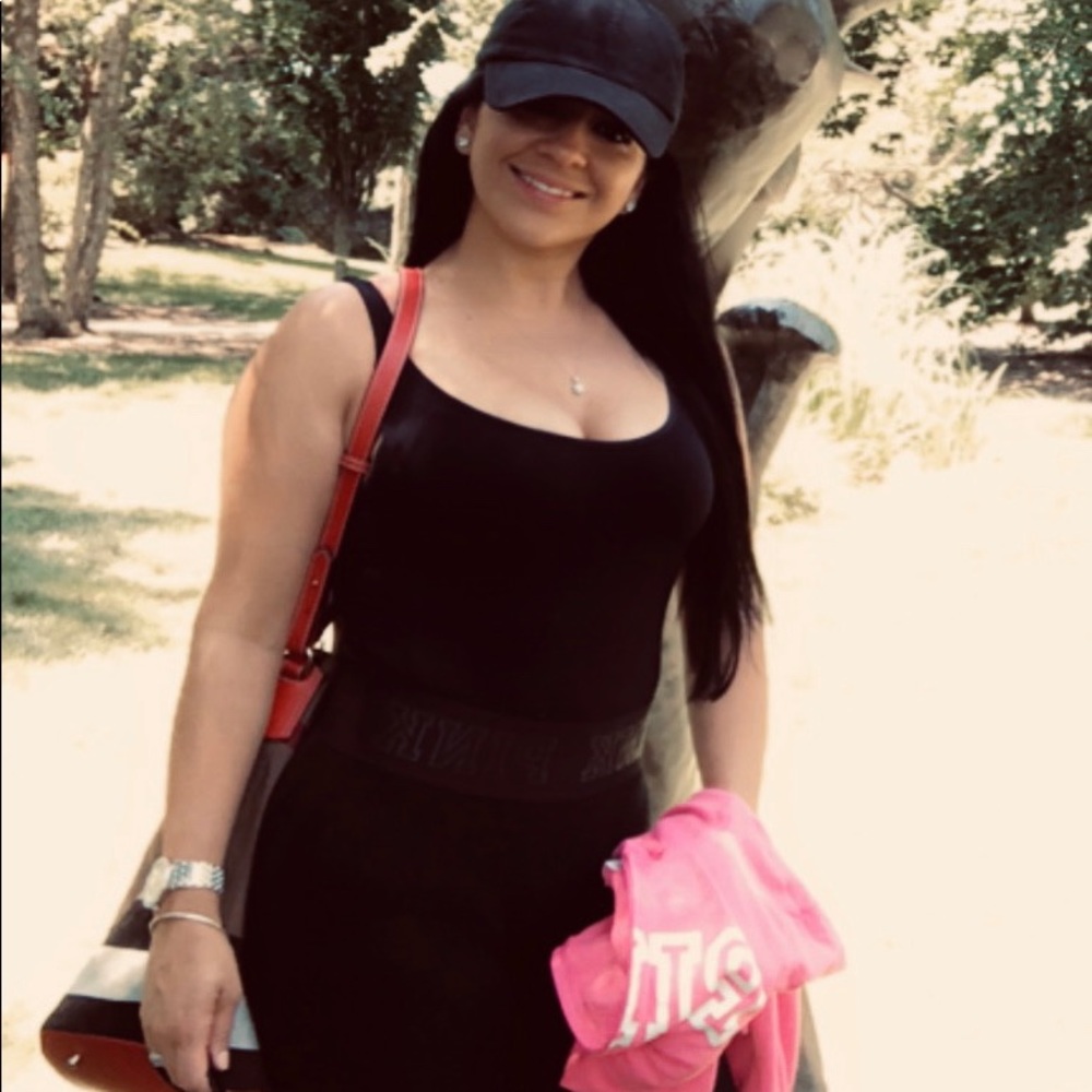 Meet your Posher, Lau